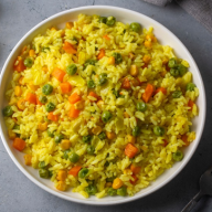 PARA VARIAR NAS REFEIÇÕES, INOVE COM A RECEITA DE ARROZ FRITO CHINÊS DO DIVINO FOGÃO